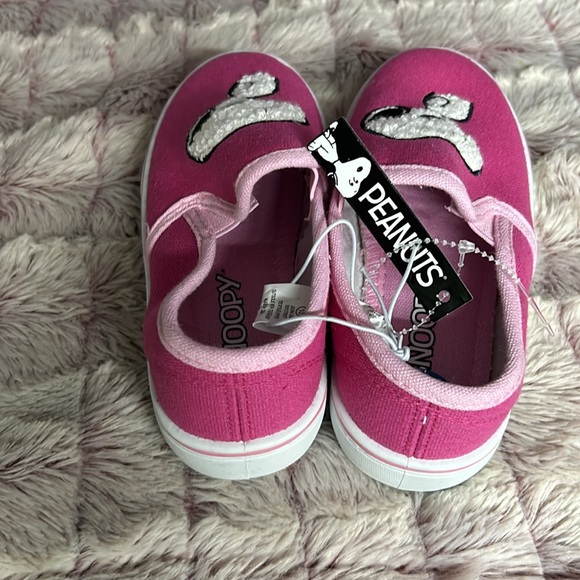 Snoopy Girls slip on sneakers size 10 - Picture 3 of 4